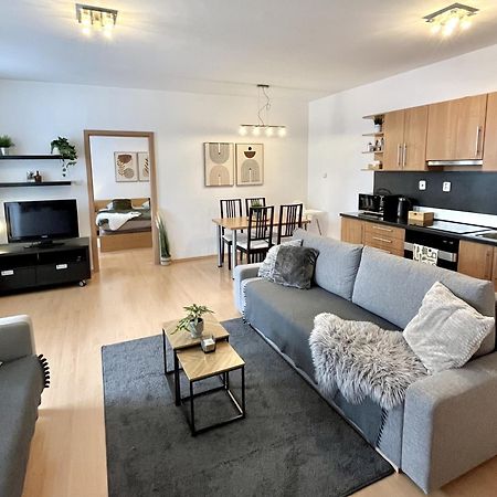 Apartment Tina - Old Town, Ac, Free Private Parking Братислава Экстерьер фото